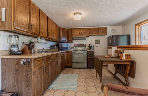 Bailey House | Fawn Haven on the Lake