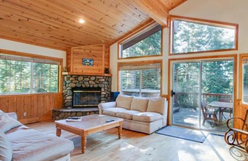 Tahoe Vista House | Fawn Lodge