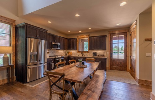 Elk Park House | Fawn Ridge at Eagles Nest - New home with hot tub!