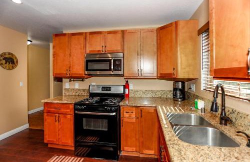 Fawnskin House | Fawnskin Chalet-1826 by Big Bear Vacations