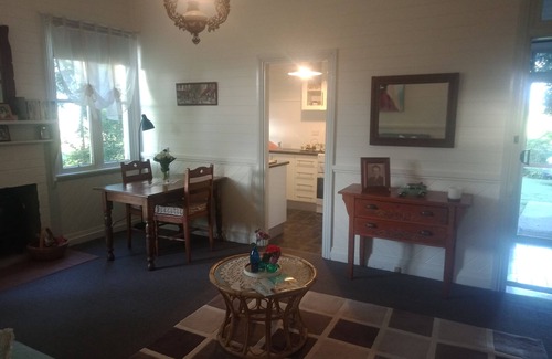 Tallowwood Ridge House | Fay's Cottage -Charming and secluded near Dorrigo