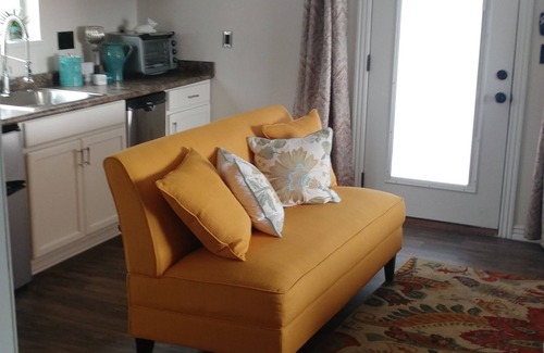Fayetteville Apartment | FAYETTEVILLE DOWNTOWN TREEHOUSE