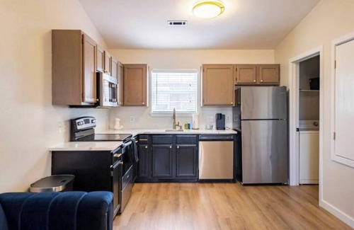 Fayetteville Condo | Fayetteville Fun -Modern Condo Near University of Arkansas