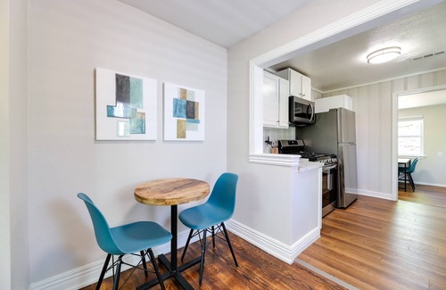 Fayetteville House | Fayetteville Retreat w/Yard - Walk to Campus!