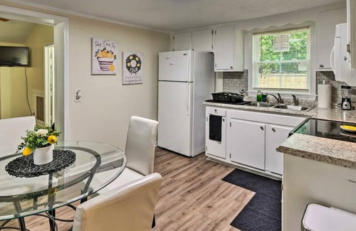 South View House | Fayetteville Vacation Home !