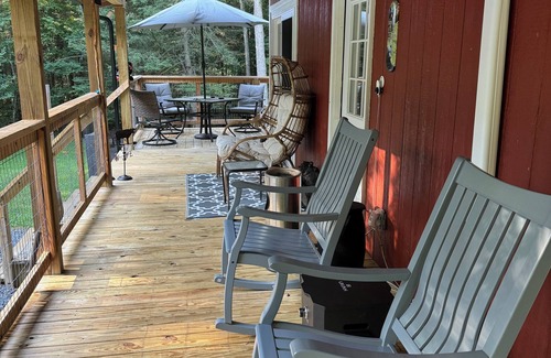Nallen Cabin | Fayetteville, WV & Summersville, WV Proximity new built cabin w firepit & hottub