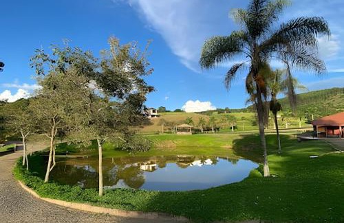 Pedra Bela House | Fazenda com 3 espaços independentes - 10 suítes com PISCINA, 4 suítes com JACUZZI ou Chalé romântico com JACUZZI - Wi-Fi 400MB Lagos e Cavalos