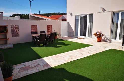 Lourinha House | Feather House