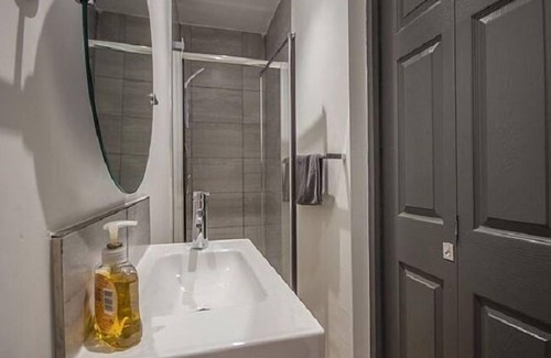 Gamston Bed & Breakfast | Feather Bed Cottage B&B