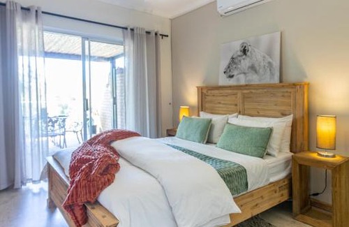Oudtshoorn Apartment | Feather Nest Guest House