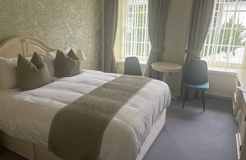 Aberaeron Hotel | Feathers Hotel, Bar and Restaurant