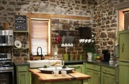 Mason House | Featured on HGTV! Fulton Guesthouse
