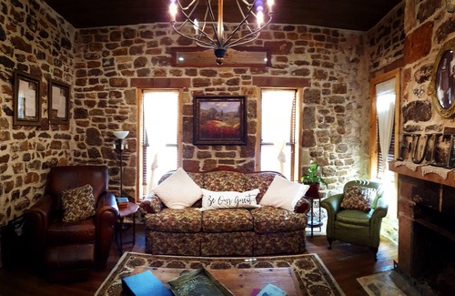 Mason House | Featured on HGTV! Fulton Guesthouse