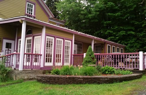 Haines Falls House | Featured on MTV ! You Have To See It To Believe It ! Unlike any other !
