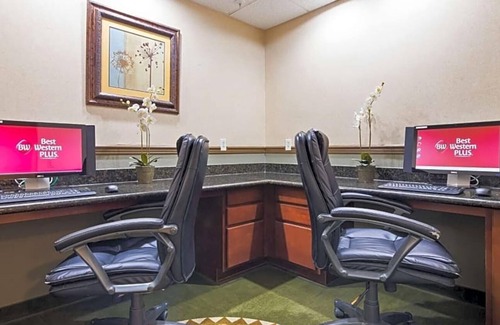 East Las Vegas Apartment | Featuring an indoor swimming pool and hot tub .