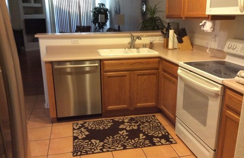 Superstition Lakes Condo | Feb 1-15, 2026 AVAILABLE. MAIN FLOOR 2 BED/2 BATH, PATIO, NEAR POOL/SPA; GOLF