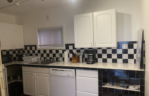 Federal Hill Condo | Federal Hill 2 bedroom King bed Parking PLEASE READ DESCRIPTION BEFORE BOOKING