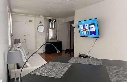 Federal Hill Condo | Federal Hill 2 bedroom King bed Parking PLEASE READ DESCRIPTION BEFORE BOOKING