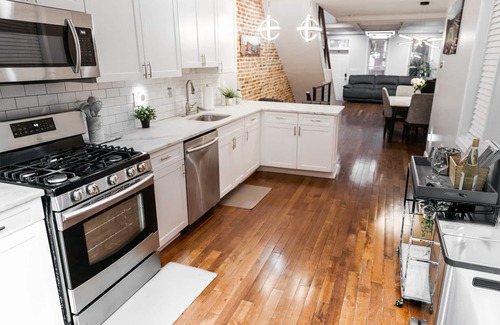 Riverside House | Federal Hill Luxury Loft w/Rooftop Deck & Parking!