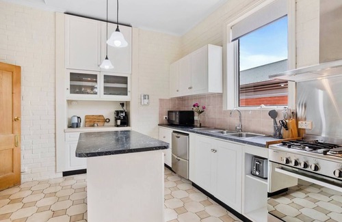 North Hobart House | Federation Style meets Central Hobart Location