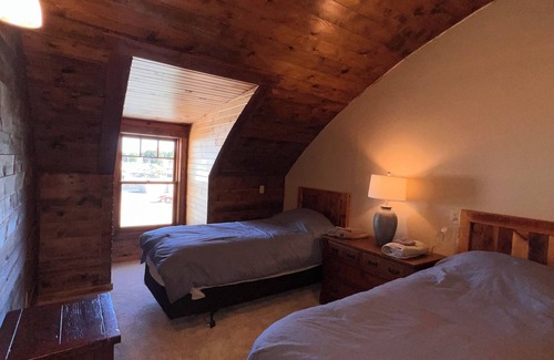 Viroqua Condo | Feed Mill Lodge