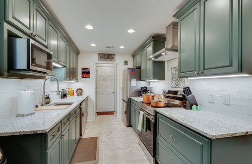 Thompson's Station House | Feel at home in style, comfort, cleanliness & convenience- Enjoy all the details