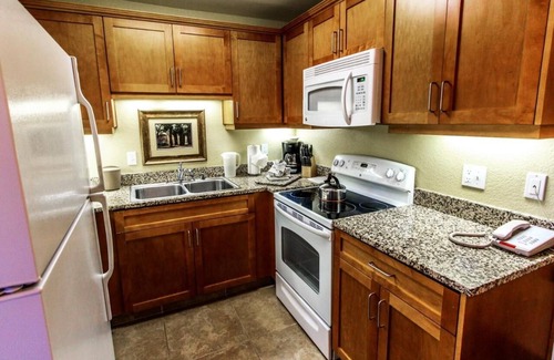 Uptown Design District Condo | Feel at Home! Pool, Hot Tub + Great Location!