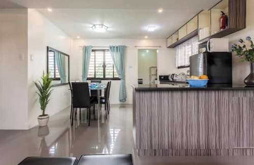 Malolos City House | Feel d' breeze, Excellent Privacy Secured-Spacious