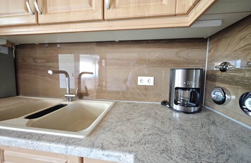 Backnang Apartment | Feel-good apartment close to the city in a quiet location - with WiFi & smart TV