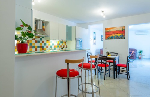 Lapad Apartment | Feel Good Apartment- free parking, jacuzzi & sea view