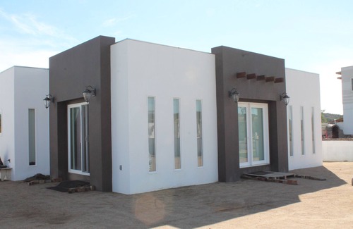 Valle de Guadalupe House | Feel Like Home in the Heart of the Valle, 2 BR HOUSE at RD EN EL VALLE