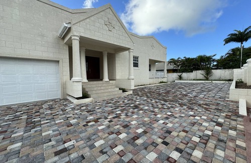 West Coast House | Feel like when you're at home.n12462311839