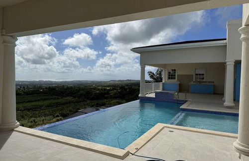 West Coast House | Feel like when you're at home.n12462311839