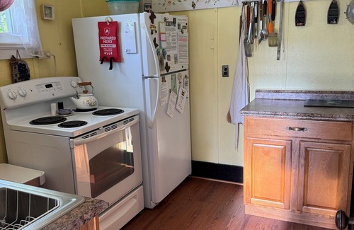 Town of Jerusalem Cottage | Feel Relaxed, Right On the Lake! Fall '25 and 2026 Booking!