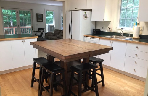 Manchester Center House | Feel Right At Home. While Being A Spectator Of Nature.