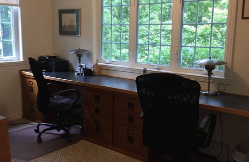 Manchester Center House | Feel Right At Home. While Being A Spectator Of Nature.