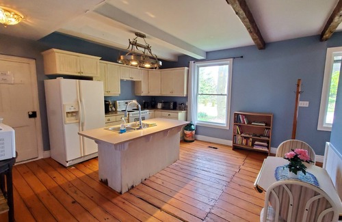 Greater Napanee Cottage | Feel the Country Vibe in this 4-bedroom Farmhouse Inn! Close to Kingston, PEC
