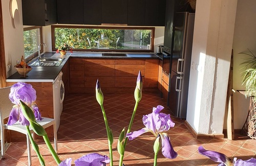 Corte Vidreiro House | Feel welcomed at our newly built cottage-Jewel in the River
