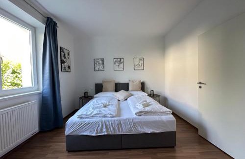Ebreichsdorf Apartment | FeelHome-GolfClub-Terrasse-6 Gäste-WiFi-Smart TV