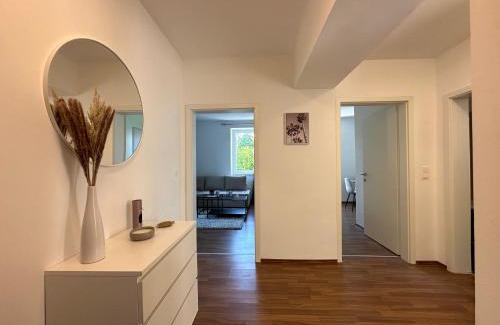 Ebreichsdorf Apartment | FeelHome-GolfClub-Terrasse-6 Gäste-WiFi-Smart TV