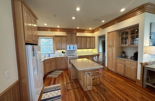 Treasure Beach Village House | FEELIN' BETTER Large Home w/Elevator, Private Office & Balcony views of SGI