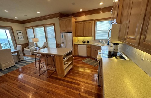 Treasure Beach Village House | FEELIN' BETTER Large Home w/Elevator, Private Office & Balcony views of SGI