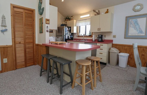 Tuckahoe House | Feelin' Ducky - Classic 4 BR oceanside beach cottage in Duck w/Community Pool & Tennis