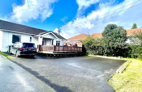 Mount Albert Villa | Feels like your home.