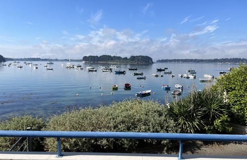 Larmor-Baden House | FEET IN THE WATER, WITH AN AMAZING VIEW