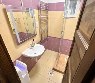 Gyal Apartment | Fehér galamb apartman