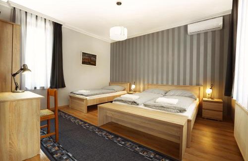 Gyoparosfuerdo Bed & Breakfast | Fehér Hattyú Panzió
