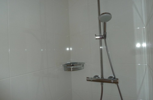 Saint-Gely-du-Fesc House | FEIJOA, Guest House for 2 to 4 people in residential area