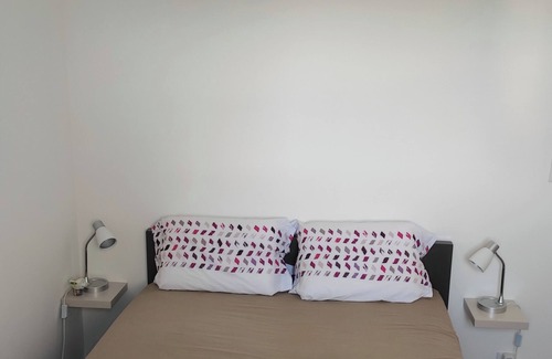 Saint-Gely-du-Fesc House | FEIJOA, Guest House for 2 to 4 people in residential area