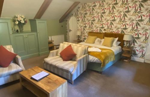 Aldborough Hotel | Felbrigg Lodge Bed And Breakfast